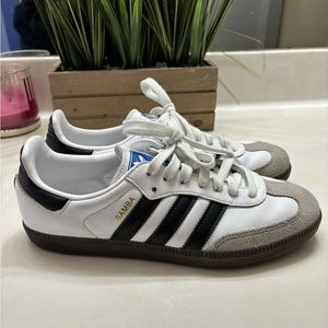 Adidas sambas size 7 only worn one time